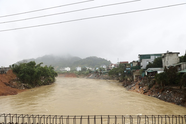 Phó Thủ tướng Nguyễn Chí Dũng kiểm tra thực tế tuyến cao tốc Tuyên Quang - Hà Giang- Ảnh 4.