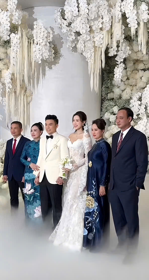 Dàn sao Việt hội ngộ chúc mừng đám cưới Đỗ Hà - Ảnh 3. Dàn sao Việt hội ngộ chúc mừng đám cưới Đỗ Hà - Ảnh 3.