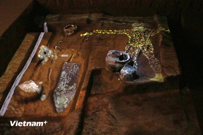 Cận cảnh trang sức, đồ đồng - đá quý hiếm hàng nghìn năm tuổi của người Việt cổ- Ảnh 8.