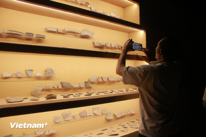 Cận cảnh trang sức, đồ đồng - đá quý hiếm hàng nghìn năm tuổi của người Việt cổ- Ảnh 9.