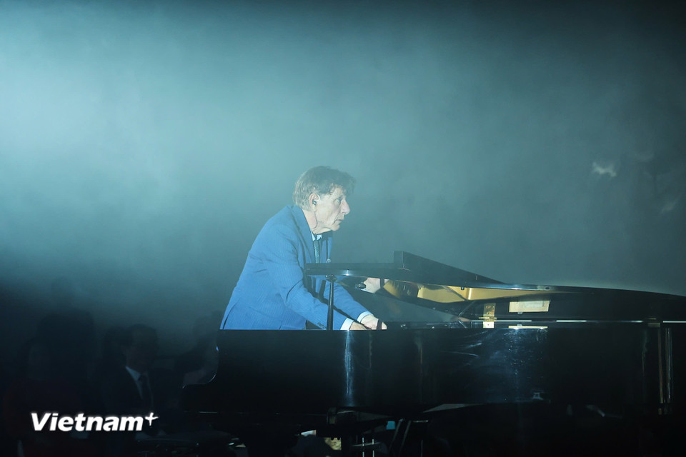 Âm nhạc truyền thống hòa cùng nghệ thuật thị giác tạo nên "Khoảnh khắc vĩnh cửu"- Ảnh 3.