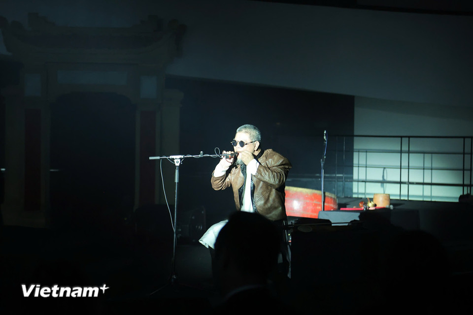 Âm nhạc truyền thống hòa cùng nghệ thuật thị giác tạo nên "Khoảnh khắc vĩnh cửu"- Ảnh 4.