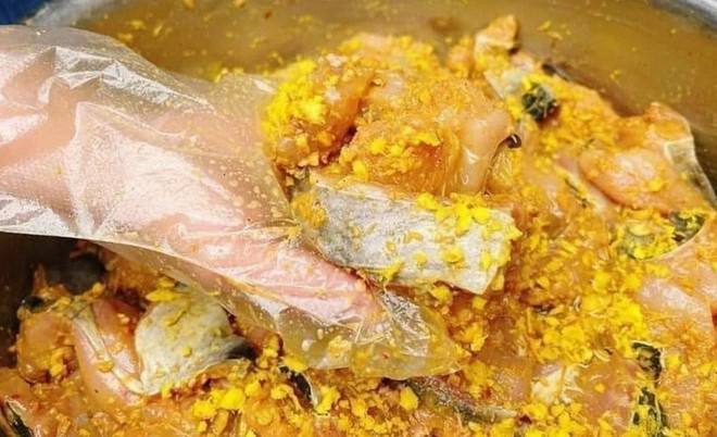 Độc đáo cách chế biến và thưởng thức món ngon Chả cá Lã Vọng- Ảnh 1.