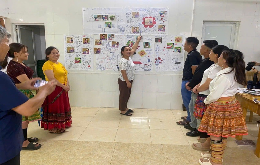 Thu hẹp khoảng cách giới trong tiếp cận tri thức số giúp phụ nữ Lào Cai giảm nghèo bền vững- Ảnh 4. Thu hẹp khoảng cách giới trong tiếp cận tri thức số giúp phụ nữ Lào Cai giảm nghèo bền vững- Ảnh 4.