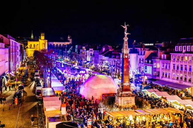 Khám phá những khu chợ Giáng sinh nổi tiếng nhất trên thế giới- Ảnh 4.