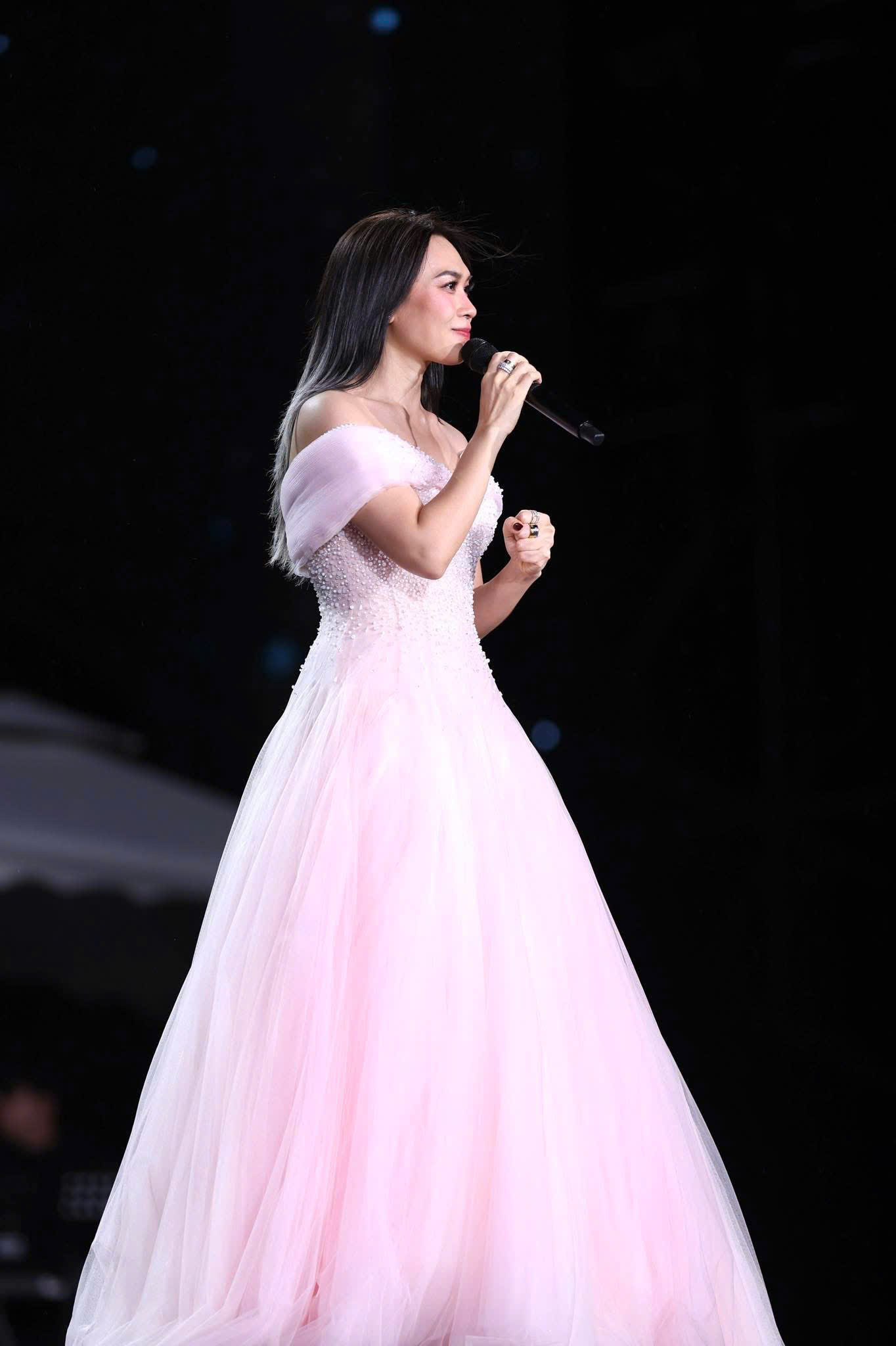 Mỹ Tâm bất ngờ công bố dự án mới trước 40 nghìn khán giả trong concert - Ảnh 1. Mỹ Tâm bất ngờ công bố dự án mới trước 40 nghìn khán giả trong concert - Ảnh 1.