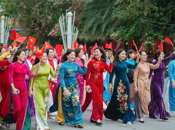 10 dấu ấn nổi bật của Hội LHPN tỉnh Hưng Yên giai đoạn 2021-2025- Ảnh 5. 10 dấu ấn nổi bật của Hội LHPN tỉnh Hưng Yên giai đoạn 2021-2025- Ảnh 5.