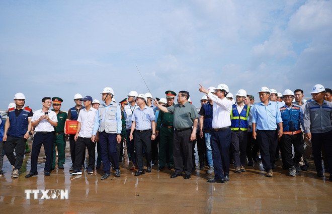 Thủ tướng: Đưa Cảng hàng không quốc tế Long Thành vào khai thác đúng hẹn- Ảnh 2.