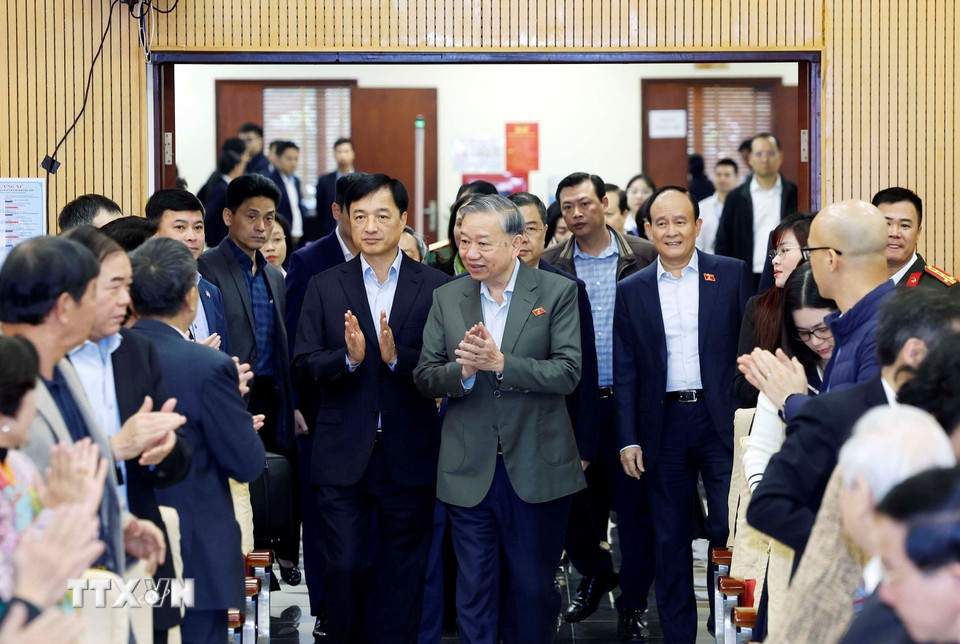 Tổng Bí thư Tô Lâm tiếp xúc cử tri Hà Nội sau Kỳ họp thứ 10, Quốc hội khóa XV- Ảnh 1.