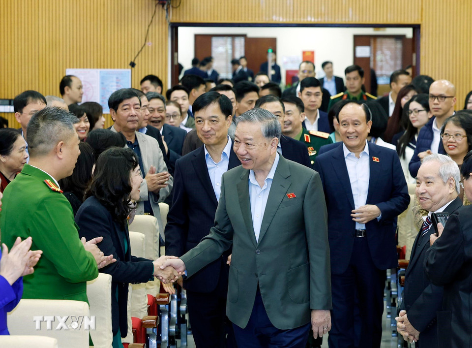 Tổng Bí thư Tô Lâm tiếp xúc cử tri Hà Nội sau Kỳ họp thứ 10, Quốc hội khóa XV- Ảnh 2.