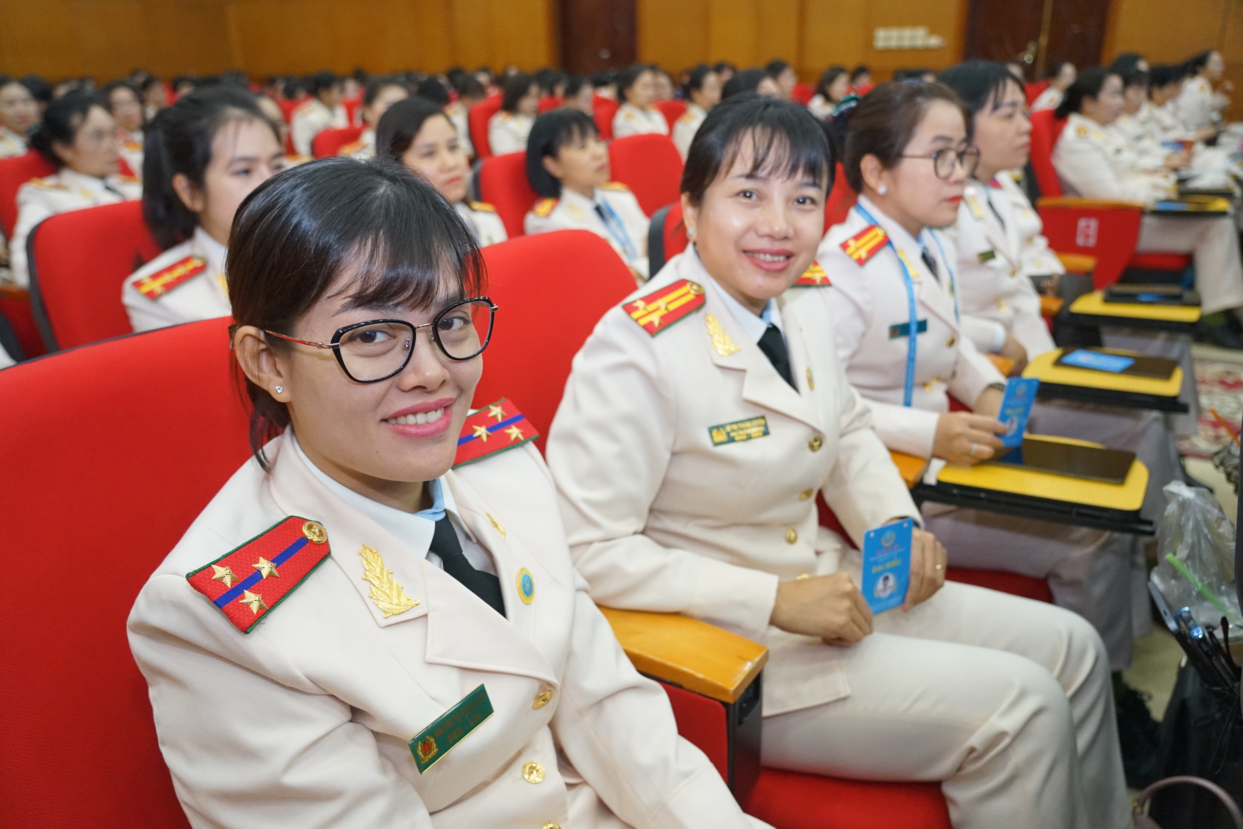 Đại hội đại biểu Phụ nữ Bộ Công an lần thứ X hoàn thành Phiên thứ nhất với nhiều nội dung quan trọng- Ảnh 5. Đại hội đại biểu Phụ nữ Bộ Công an lần thứ X hoàn thành Phiên thứ nhất với nhiều nội dung quan trọng- Ảnh 5.