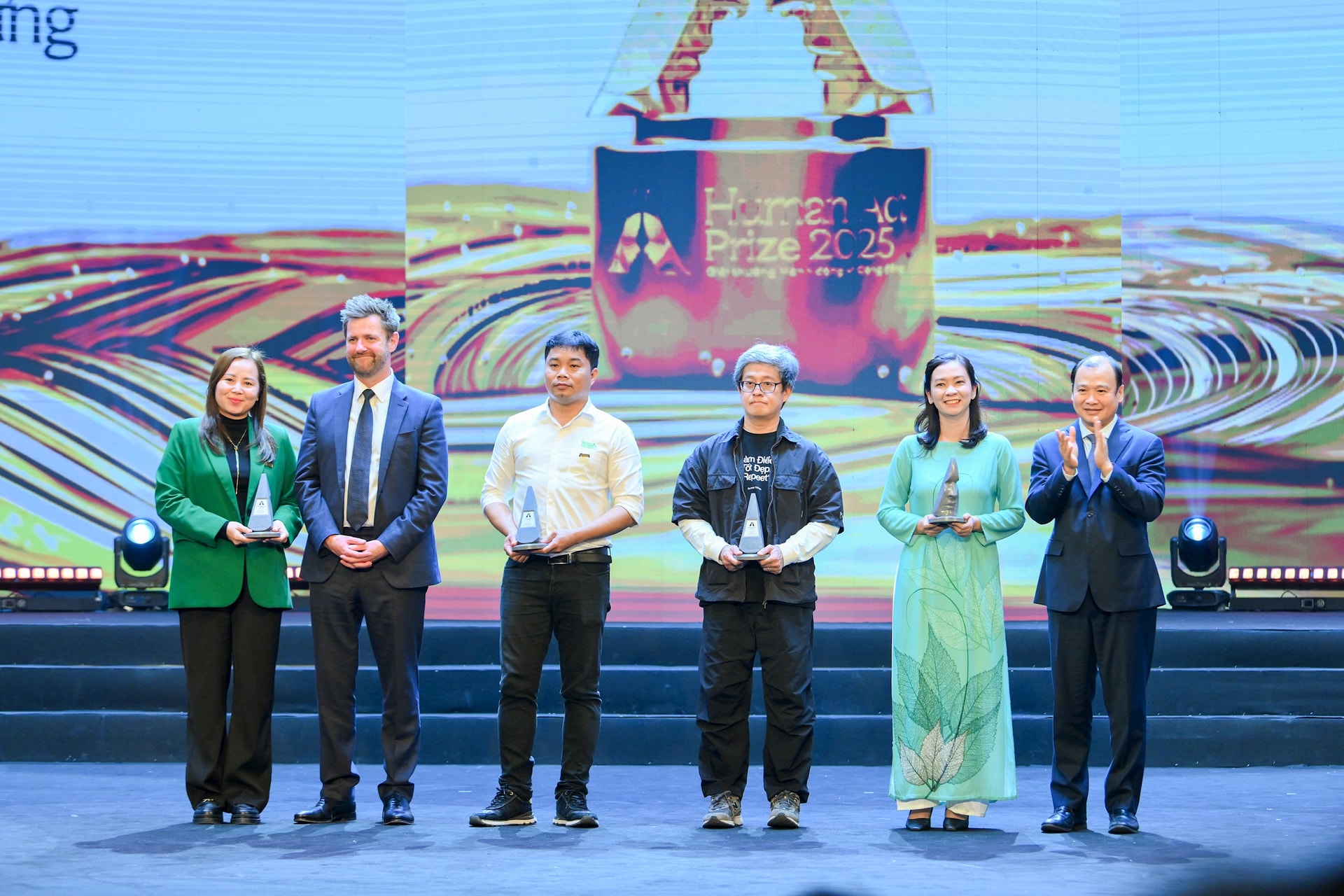 25 dự án, ý tưởng, cá nhân xuất sắc được vinh danh Giải thưởng Hành động vì cộng đồng 2025- Ảnh 4.