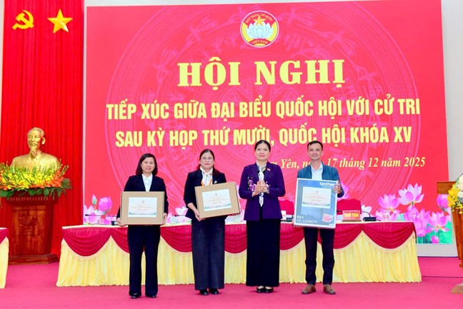 Phó Chủ tịch UBTƯ MTTQ Việt Nam Hà Thị Nga tiếp xúc cử tri tại Tuyên Quang- Ảnh 2.