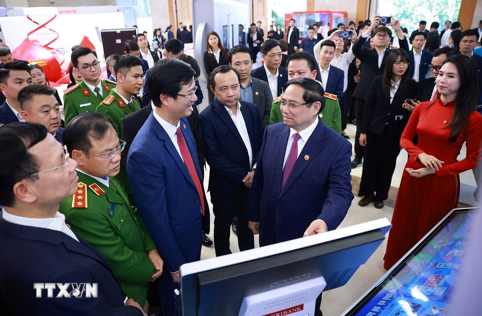 Thủ tướng Phạm Minh Chính dự Hội nghị sơ kết triển khai Nghị quyết 57- Ảnh 2.