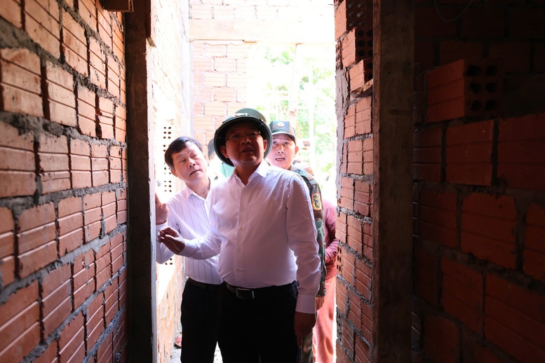 Phó Thủ tướng Hồ Quốc Dũng kiểm tra tình hình triển khai "Chiến dịch Quang Trung" tại thành phố Huế- Ảnh 5.