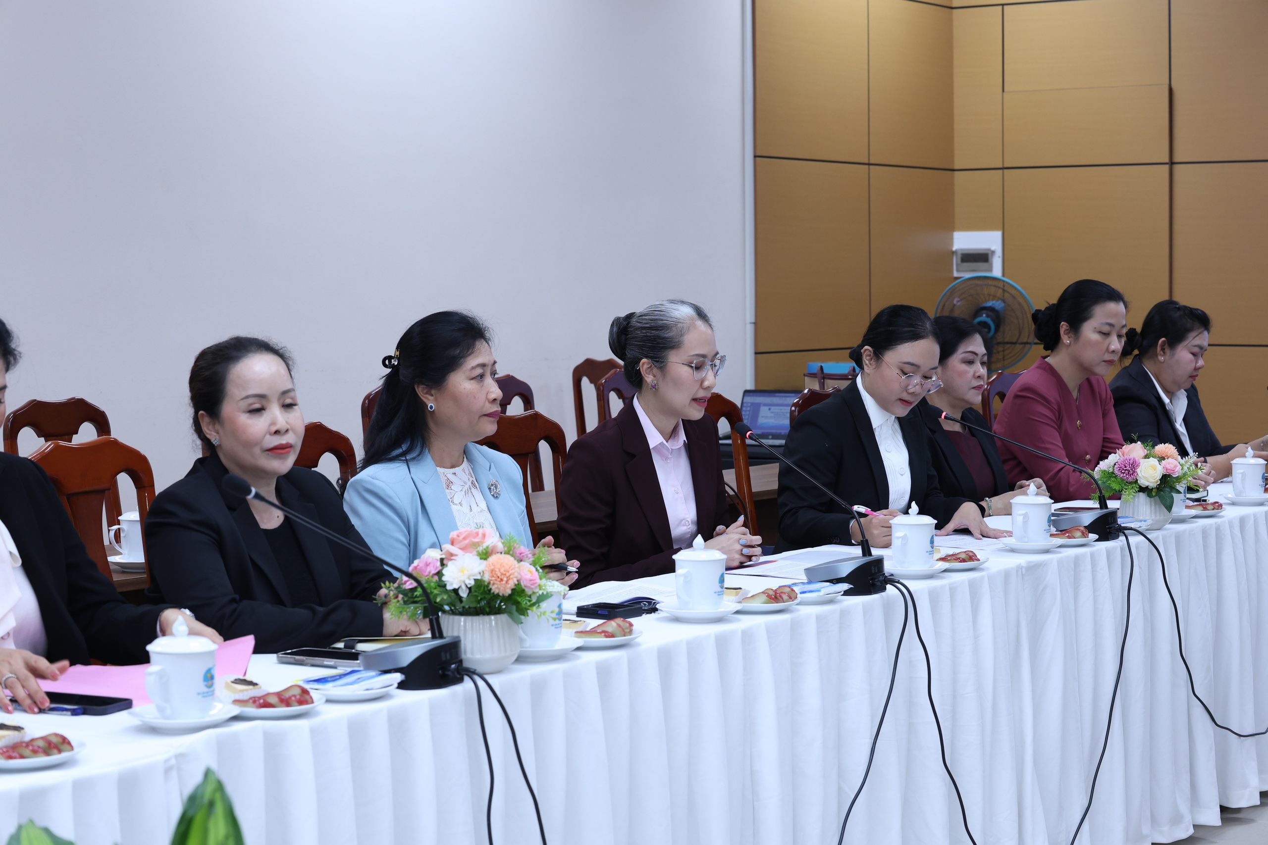 Chủ tịch Hội LHPN Việt Nam tiếp Phu nhân Bộ trưởng Bộ Ngoại giao Lào- Ảnh 2. Chủ tịch Hội LHPN Việt Nam tiếp Phu nhân Bộ trưởng Bộ Ngoại giao Lào- Ảnh 2.