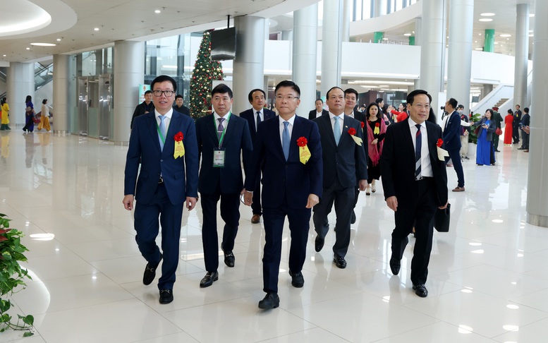 Thủ tướng Chính phủ và Chủ tịch Quốc hội dự lễ khởi công, khánh thành 234 dự án lớn trên cả nước- Ảnh 5.