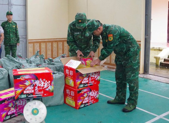 Biên phòng Lạng Sơn chặt đứt đường dây vận chuyển pháo nổ qua biên giới- Ảnh 1.