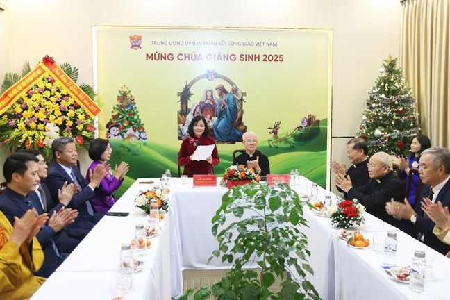 Chủ tịch UBTƯ MTTQ Việt Nam chúc mừng Tòa Tổng Giám mục Tổng Giáo phận Hà Nội và Ủy ban Đoàn kết Công giáo Việt Nam- Ảnh 3. Chủ tịch UBTƯ MTTQ Việt Nam chúc mừng Tòa Tổng Giám mục Tổng Giáo phận Hà Nội và Ủy ban Đoàn kết Công giáo Việt Nam- Ảnh 3.