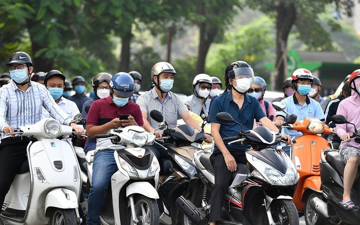 Giảm xe cá nhân: “Chìa khóa đôi” cho môi trường và giao thông Hà Nội- Ảnh 1. Đề xuất hoán cải xe xăng sang điện: Tiềm ẩn nhiều rủi ro