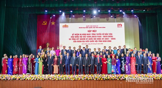 Phó Chủ tịch - Tổng Thư ký Nguyễn Thị Thu Hà tiếp xúc cử tri Ninh Bình sau kỳ họp thứ 10- Ảnh 6.