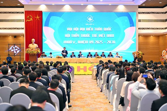 Chủ tịch Bùi Thị Minh Hoài dự Đại hội đại biểu toàn quốc Hội Thầy thuốc trẻ Việt Nam lần thứ V- Ảnh 2.