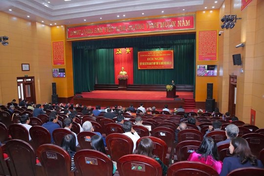 Phó Chủ tịch - Tổng Thư ký Nguyễn Thị Thu Hà tiếp xúc cử tri Ninh Bình sau kỳ họp thứ 10- Ảnh 1.