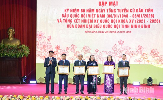 Phó Chủ tịch - Tổng Thư ký Nguyễn Thị Thu Hà tiếp xúc cử tri Ninh Bình sau kỳ họp thứ 10- Ảnh 5.