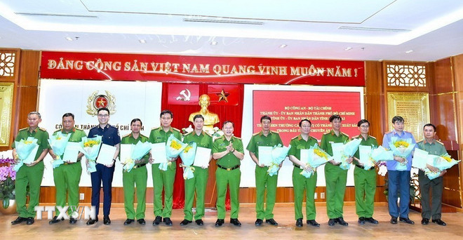 Triệt phá đường dây mua bán số lượng lớn ma túy từ Campuchia vào Đồng Nai- Ảnh 1.