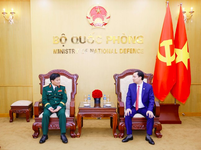 Ủy ban Trung ương MTTQ Việt Nam chúc mừng Bộ Quốc phòng nhân kỷ niệm 81 năm Ngày thành lập Quân đội nhân dân Việt Nam- Ảnh 1.