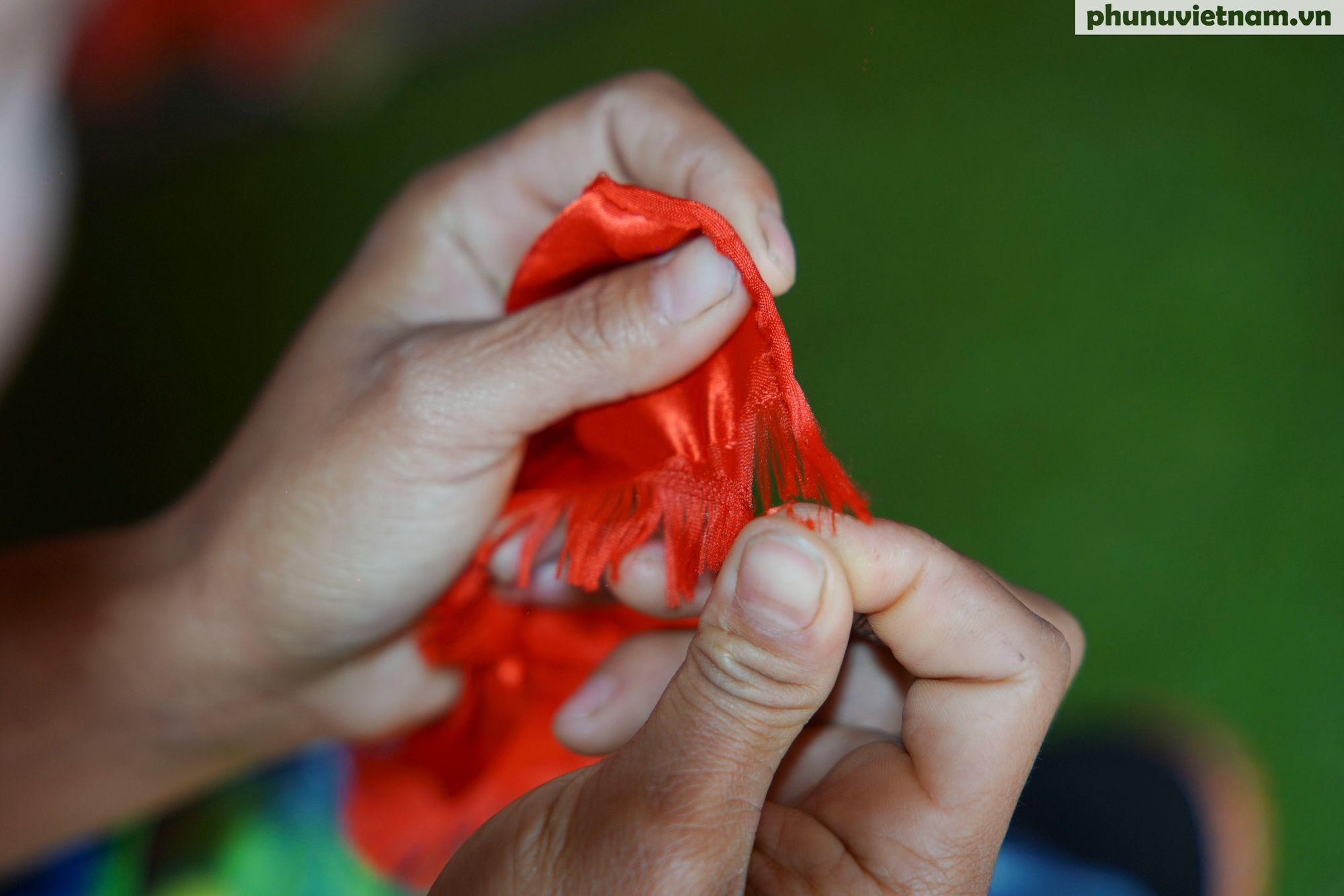 Nỗ lực “thắp sáng” di sản nghề thêu truyền thống ở Huổi Lèng- Ảnh 17.