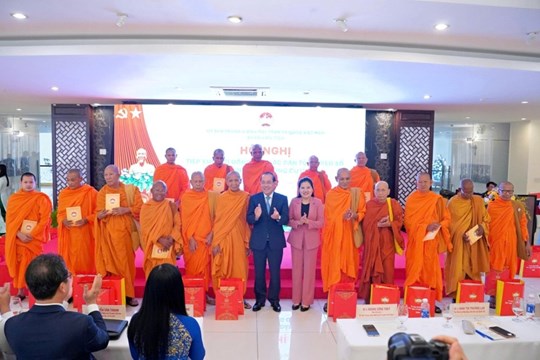 Đoàn Chủ tịch Ủy ban Trung ương MTTQ Việt Nam tổ chức Hội nghị tiếp xúc đồng bào dân tộc thiểu số vùng ĐBSCL năm 2025- Ảnh 7.