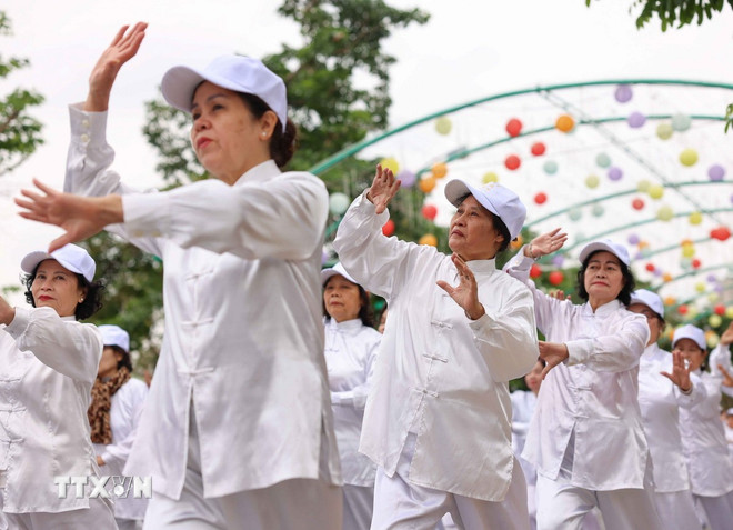 Luật Dân số mở đường cho Việt Nam phát triển bền vững- Ảnh 1.