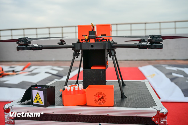 Lần đầu tiên thí điểm ứng dụng UAV trong vận chuyển y tế tại Hà Nội- Ảnh 2.