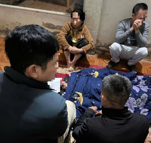 Lào Cai: Nghi án người đàn ông bị vợ đâm tử vong trong đêm- Ảnh 1.