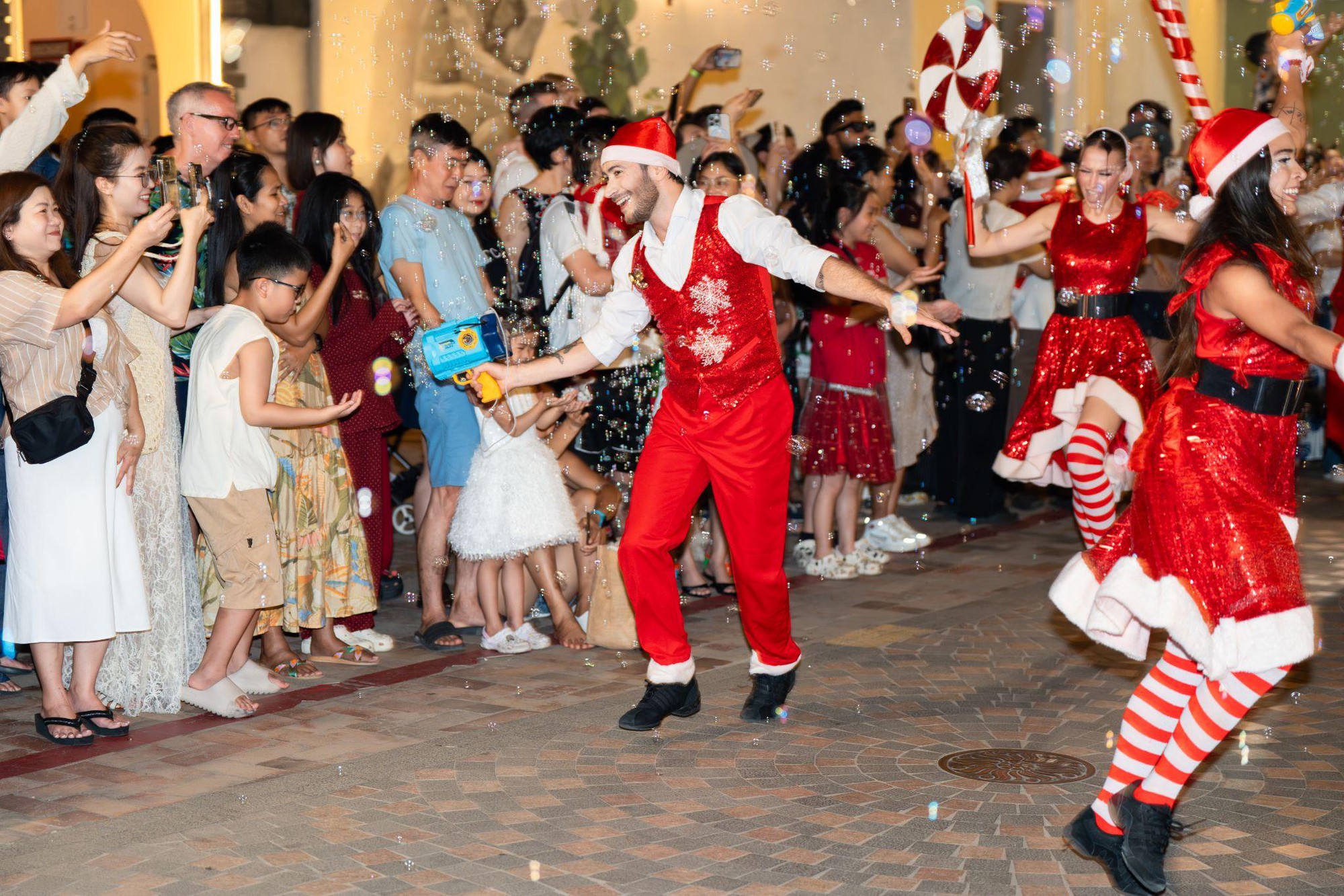 Tết Dương lịch đi đâu ở Phú Quốc để có đại tiệc âm nhạc, ánh sáng và pháo hoa?- Ảnh 1.