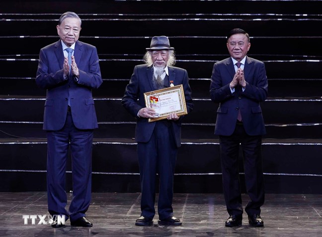 Tổng Bí thư Tô Lâm: Khơi dậy ý chí quật cường, quyết tâm học tập, làm theo Bác- Ảnh 6.