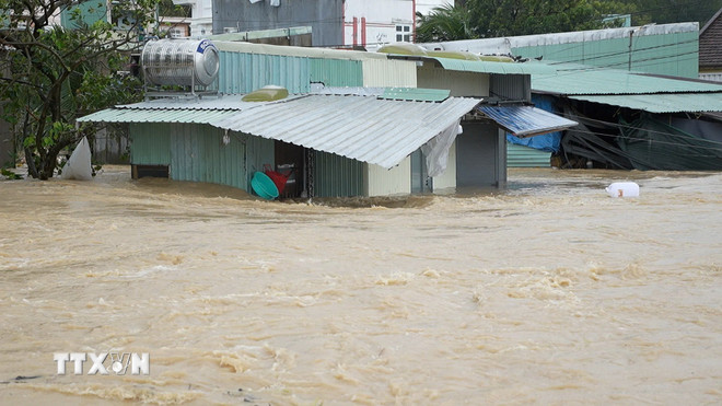 Đề phòng lốc sét, lũ quét, sạt lở đất ở khu vực Trung Bộ và Tây Nguyên- Ảnh 1.