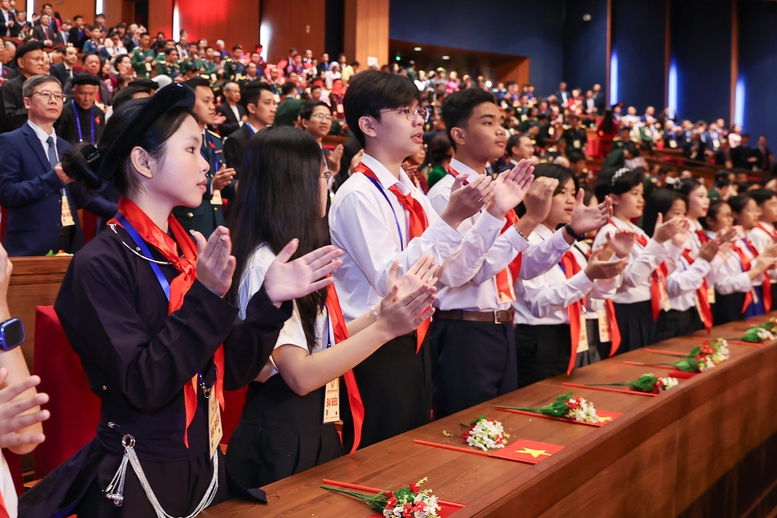 Thủ tướng: Thi đua đã thấm sâu trong mọi người, mọi nhà, mọi ngành, mọi lĩnh vực- Ảnh 4.