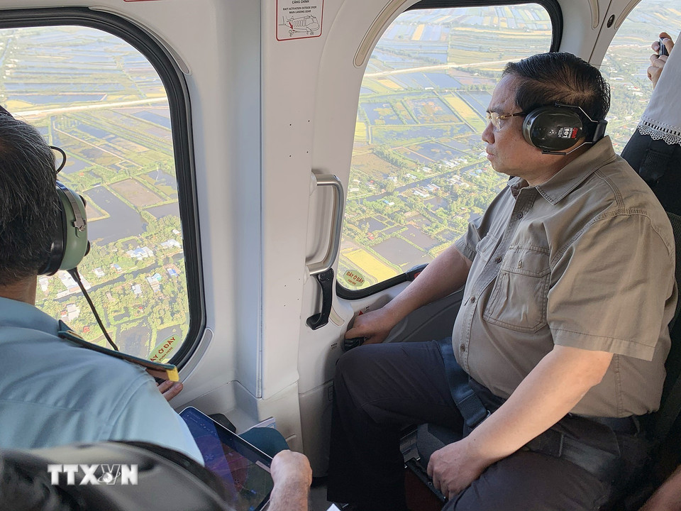 Thủ tướng Phạm Minh Chính kiểm tra tiến độ thi công cao tốc Cà Mau-Đất Mũi- Ảnh 8.