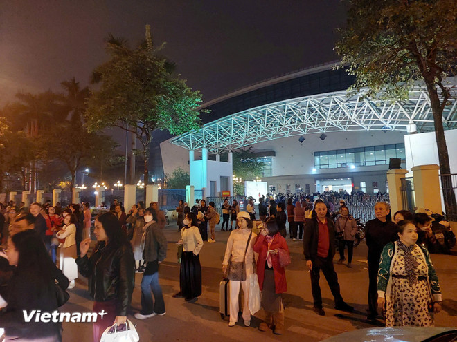 Đêm nhạc "Về đây bốn cánh chim trời" hủy giờ chót, nghệ sĩ, khán giả bức xúc- Ảnh 5.