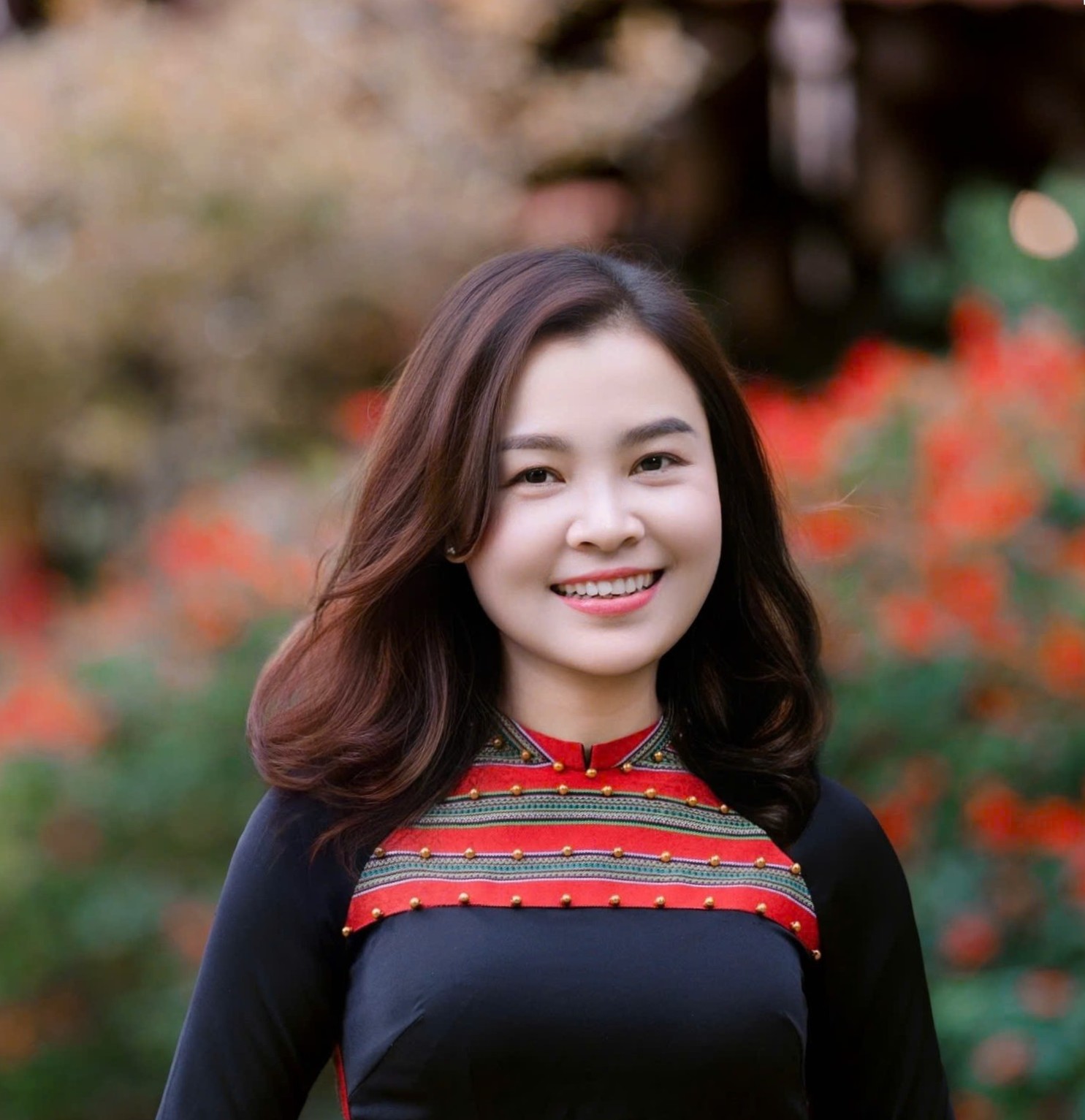 Bà Nguyễn Thị Hồng Thái giữ chức Chủ tịch Hội LHPN tỉnh Đắk Lắk - Ảnh 2. Bà Nguyễn Thị Hồng Thái giữ chức Chủ tịch Hội LHPN tỉnh Đắk Lắk - Ảnh 2.