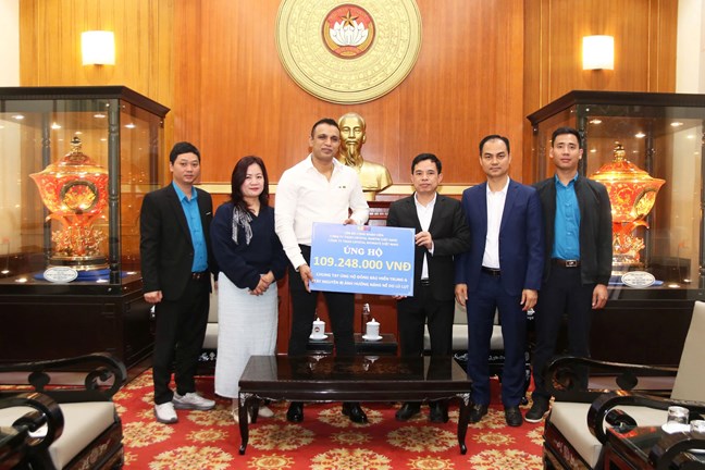 2,5 tỷ đồng từ Liên hiệp các tổ chức người Việt Nam tại LB Nga hỗ trợ đồng bào khắc phục thiệt hại do bão, lũ- Ảnh 7.