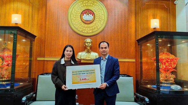 2,5 tỷ đồng từ Liên hiệp các tổ chức người Việt Nam tại LB Nga hỗ trợ đồng bào khắc phục thiệt hại do bão, lũ- Ảnh 9.