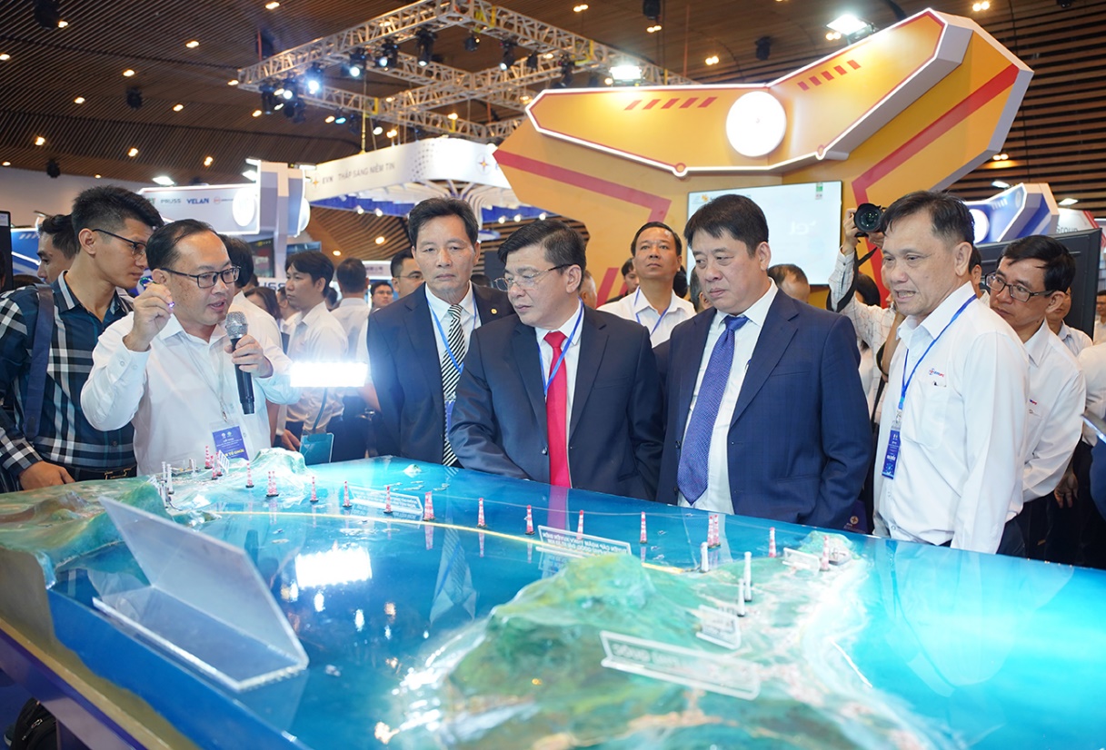 EVN nỗ lực vượt khó, hoạt thành vượt chỉ tiêu sản xuất, kinh doanh năm 2025- Ảnh 4. https://evn.com.vn/userfile/User/minhhanh/images/2025/11/281125tech3-20251128075920028.jpg