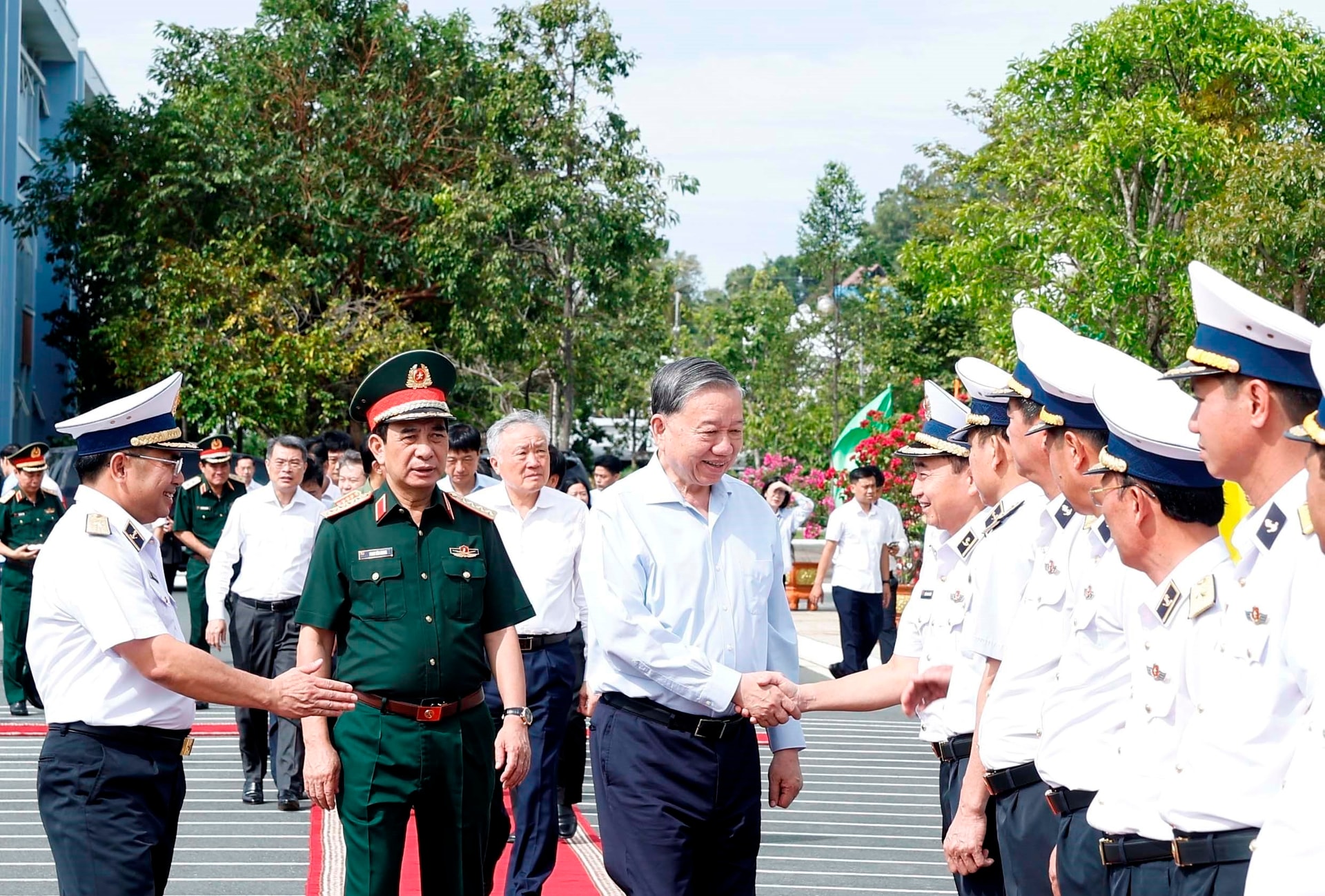 Phát huy trí tuệ và bản lĩnh Việt Nam vững bước tiến mạnh trong kỷ nguyên phát triển mới- Ảnh 11.