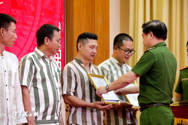 Phó Thủ tướng Nguyễn Hòa Bình: 7 thành công qua công tác đặc xá năm 2025- Ảnh 1.