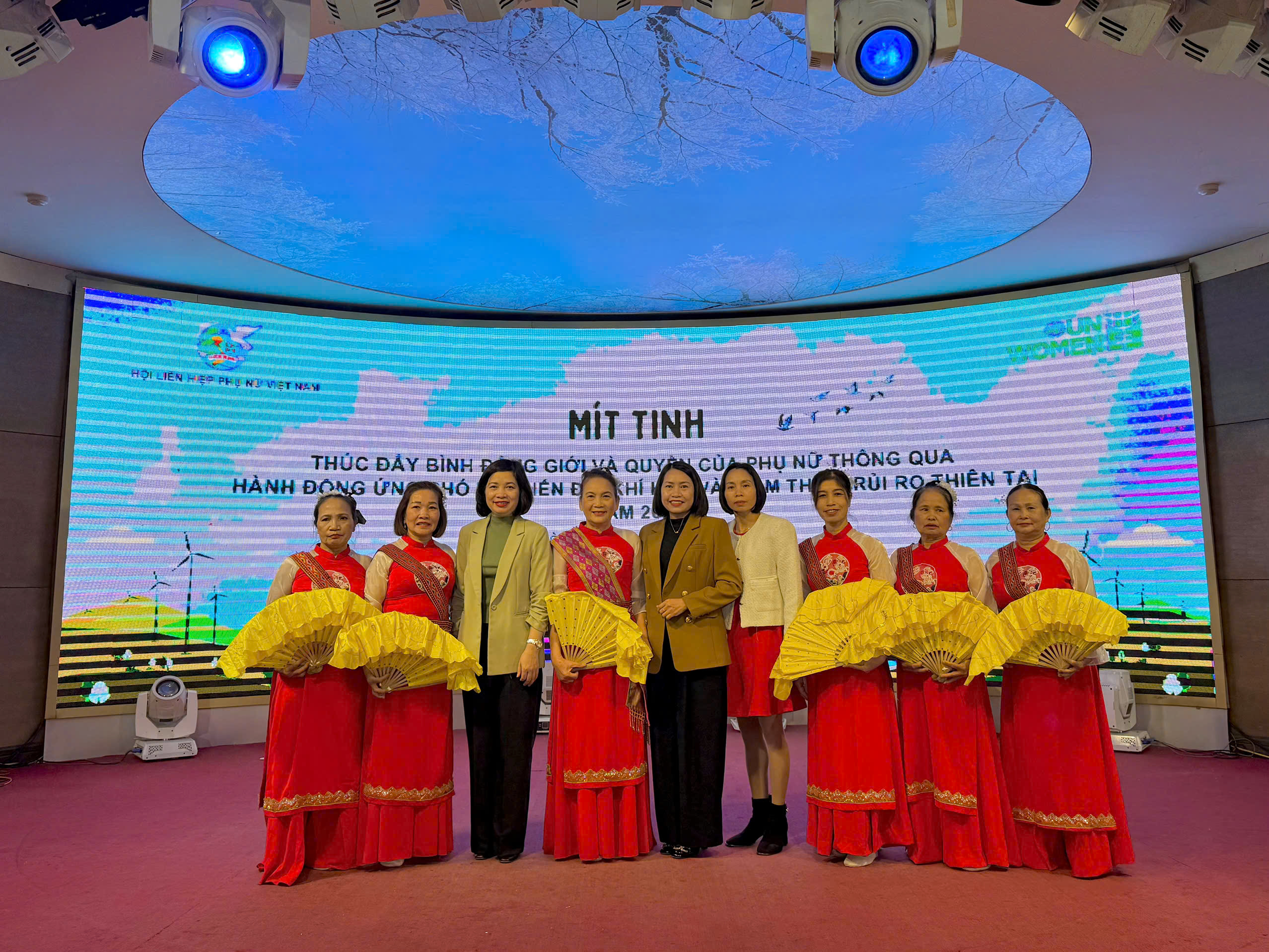 Thúc đẩy bình đẳng giới và quyền của phụ nữ thông qua hành động ứng phó với biến đổi khí hậu - Ảnh 6. Thúc đẩy bình đẳng giới và quyền của phụ nữ thông qua hành động ứng phó với biến đổi khí hậu - Ảnh 6.