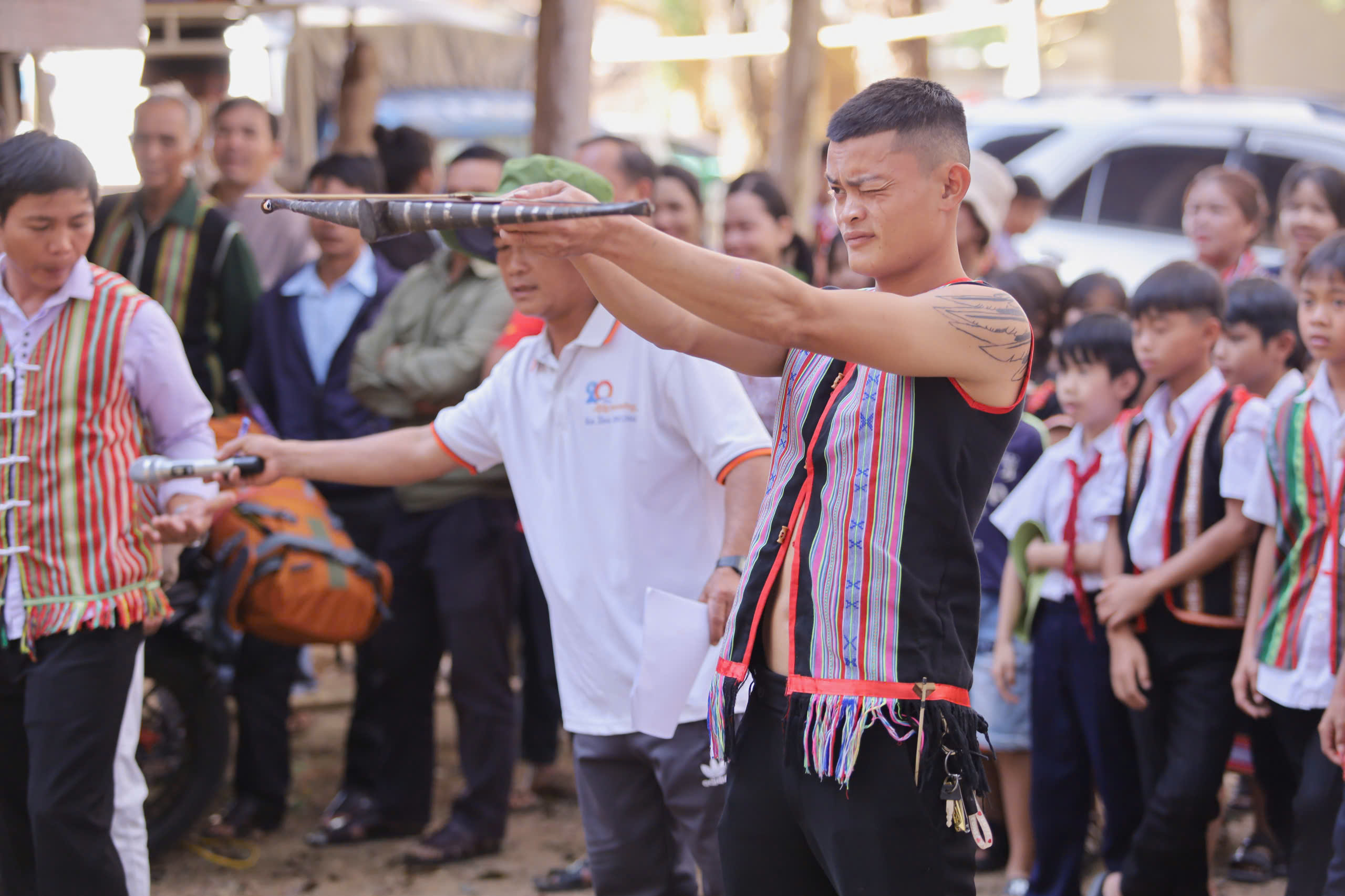 Tiếp nối mạch nguồn, phát huy giá trị văn hóa đồng bào Giẻ Triêng qua Lễ Mừng lúa mới- Ảnh 18. Tiếp nối mạch nguồn, phát huy giá trị văn hóa đồng bào Giẻ Triêng qua Lễ Mừng lúa mới- Ảnh 18.