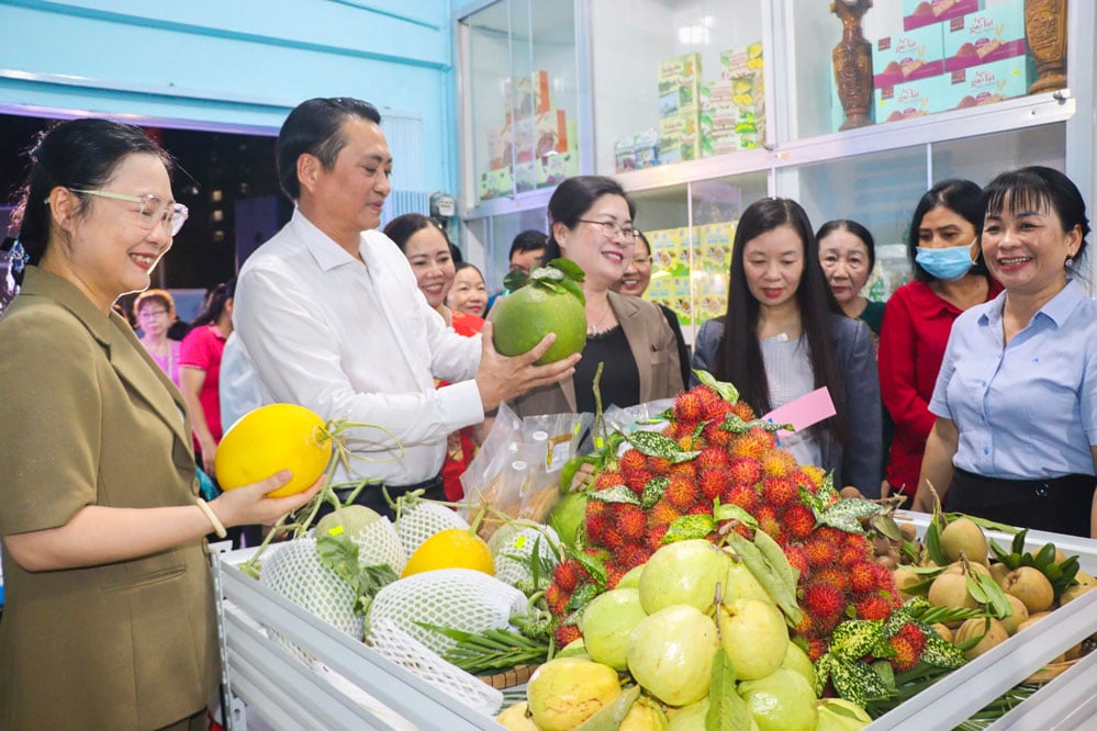 Khai mạc không gian trưng bày, giới thiệu sản phẩm phụ nữ khởi nghiệp- Ảnh 1.